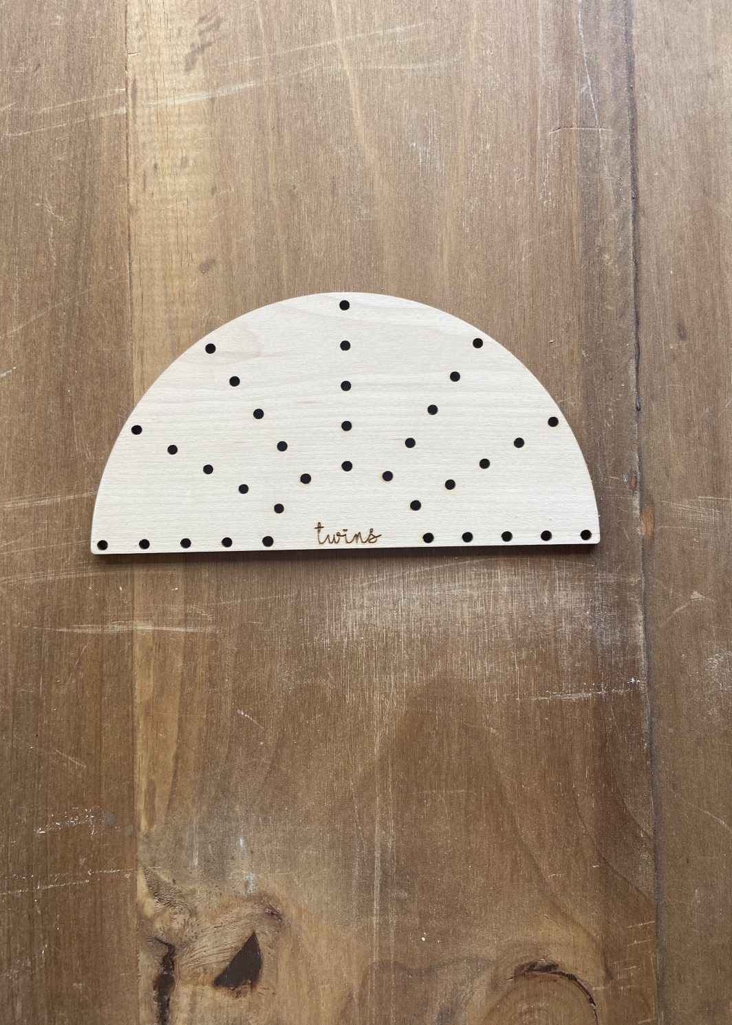Arcoiris-Madera-Coser-Juguetes-madera-seguros-barcelona-twins