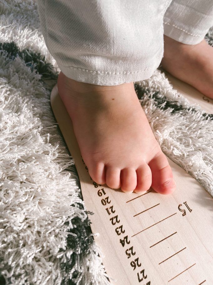Medidor Madera Pie Calzado Infantil Personalizado Rosa TWINS - Barcelona