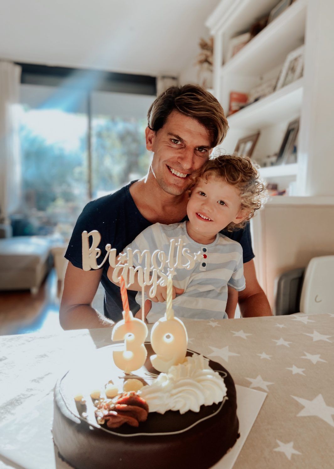 caketopper madera pastel per molts anys personalizado nombre TWINS Barcelona