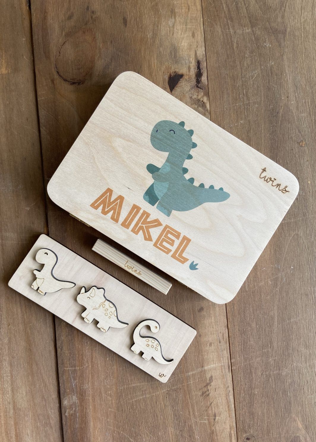 Ordenador-portatil-dinosaurios-personalizado-vuelta-al-cole-2021-niños