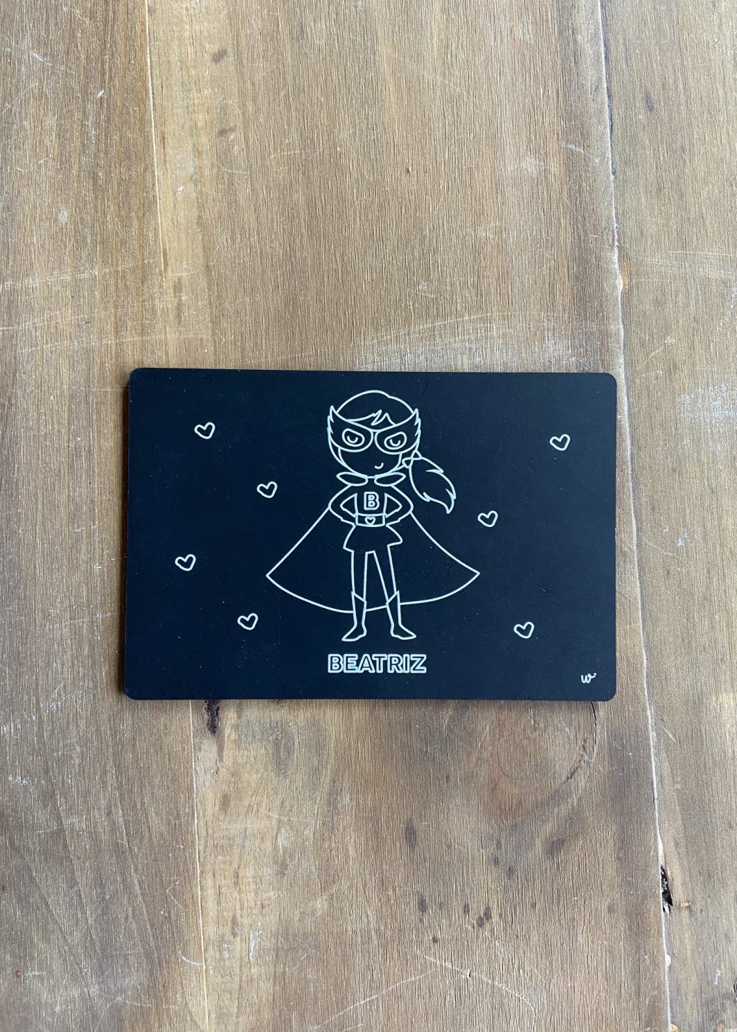 Pizarra superheroína Twins Mumandhome ALMA Juguetes Madera Educativos Ordenador Personalizado