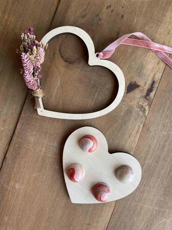 Pack-san-valentin-regalos-madera-originales-twins-barcelona-flores-bombones